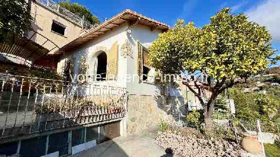 Maison 3 P + 2 P St Pancrace / Vue mer / 2 Garages / Jardins